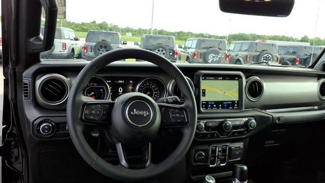2023 Jeep Gladiator Sport