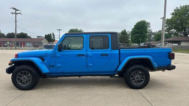 2024 Jeep Gladiator Sport