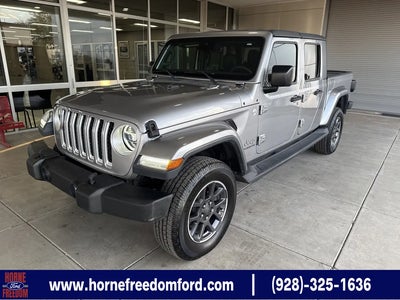 2020 Jeep Gladiator 4X4 Overland 4DR Crew Cab 5.0 FT. SB