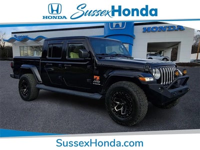 2020 Jeep Gladiator 4X4 Overland 4DR Crew Cab 5.0 FT. SB