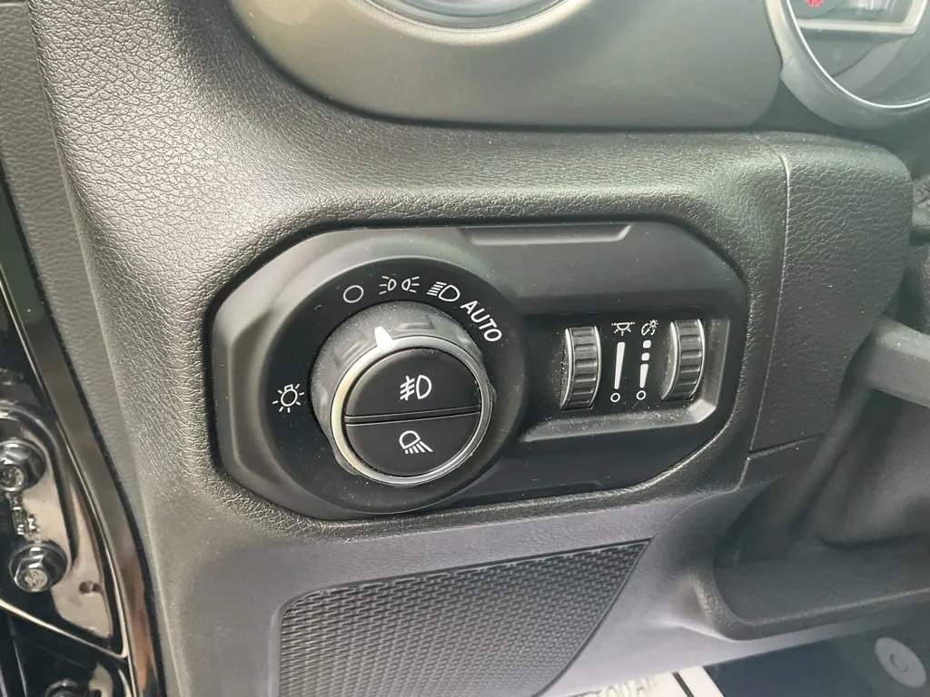 2020 Jeep Gladiator - $20,985