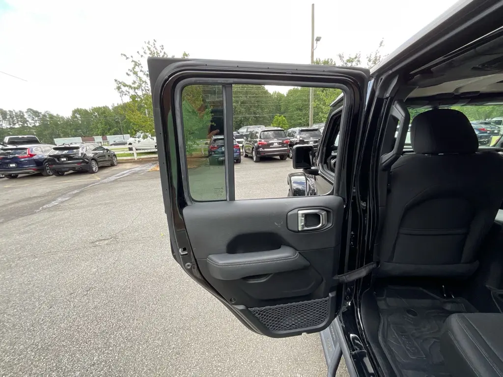 2020 Jeep Gladiator - $20,985