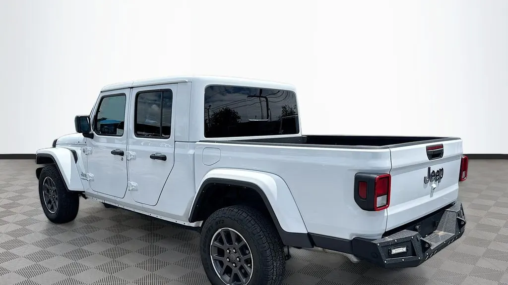 2023 Jeep Gladiator Overland
