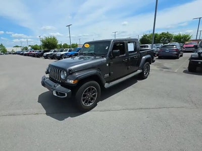 Photo of a 2022 Jeep Gladiator 4X4 Overland 4DR Crew Cab 5.0 FT. SB for sale