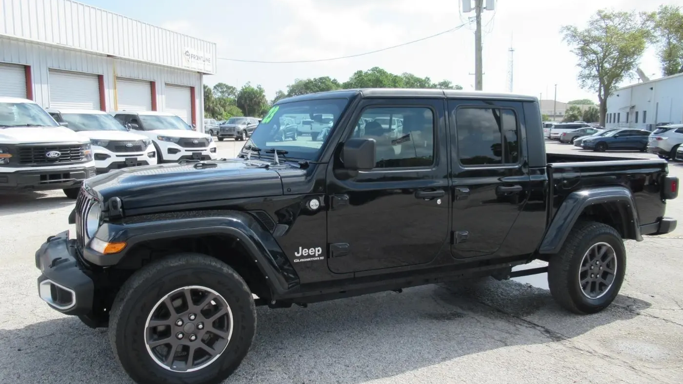 2023 Jeep Gladiator Overland