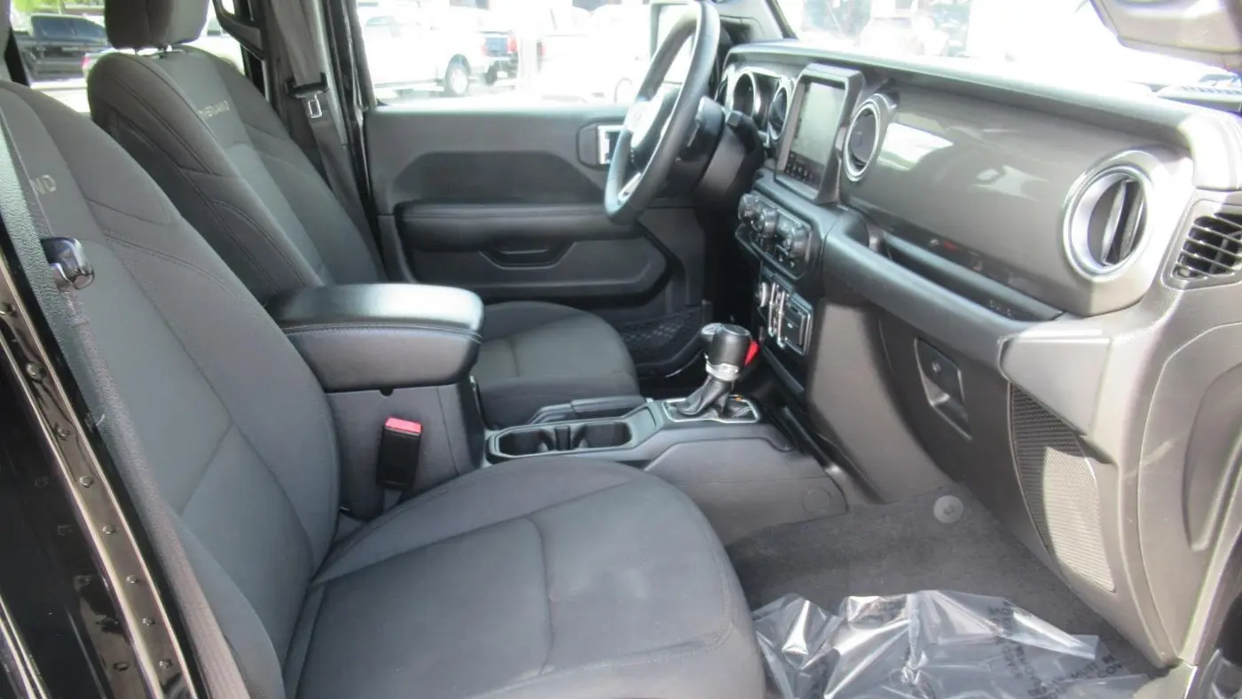 2023 Jeep Gladiator Overland