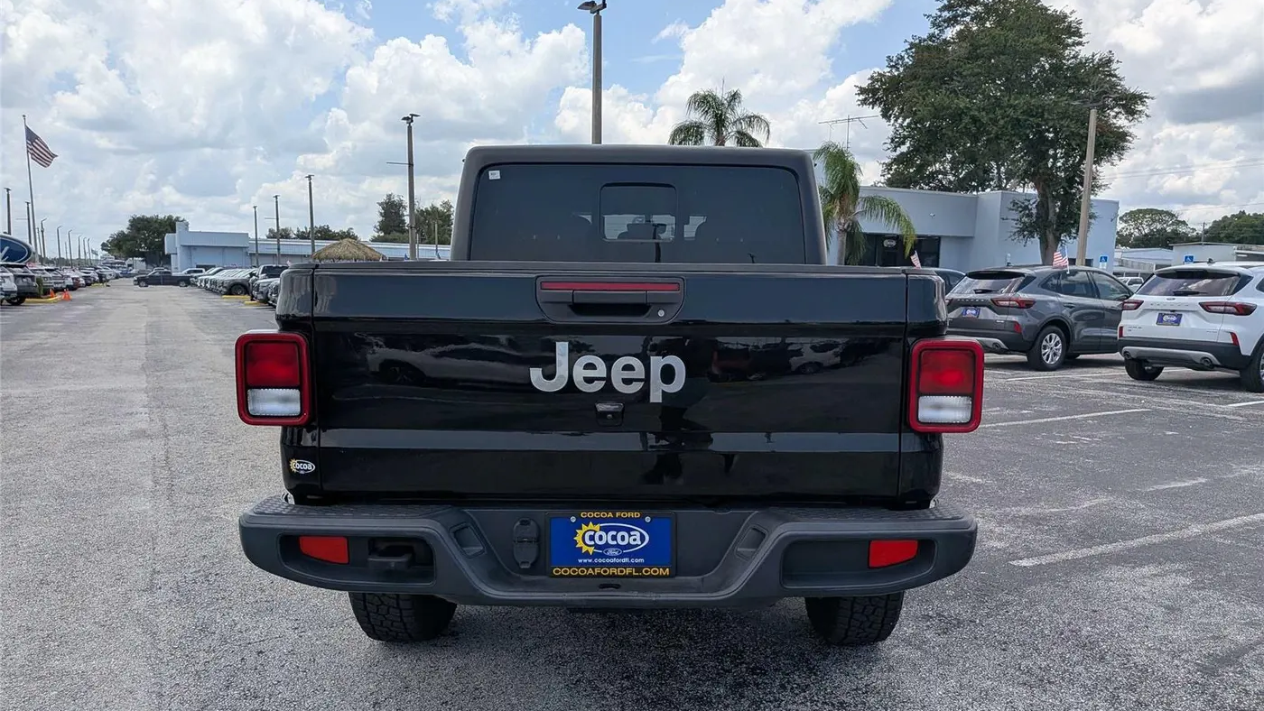2023 Jeep Gladiator Overland