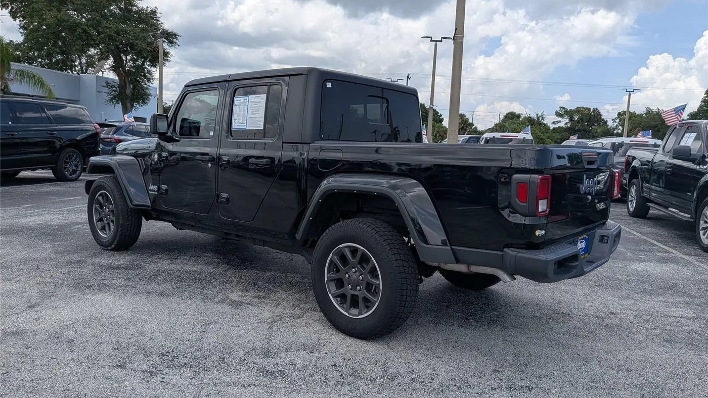 2023 Jeep Gladiator Overland