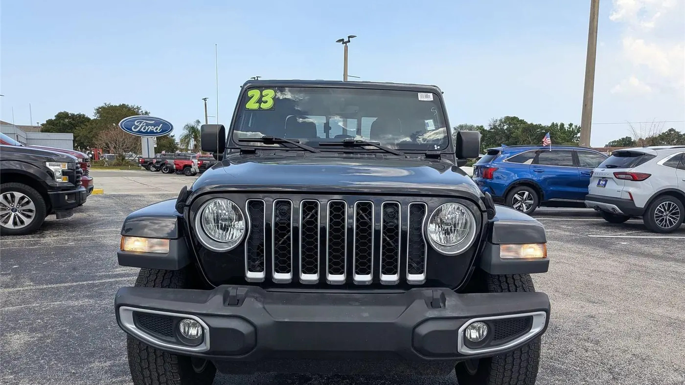 2023 Jeep Gladiator Overland