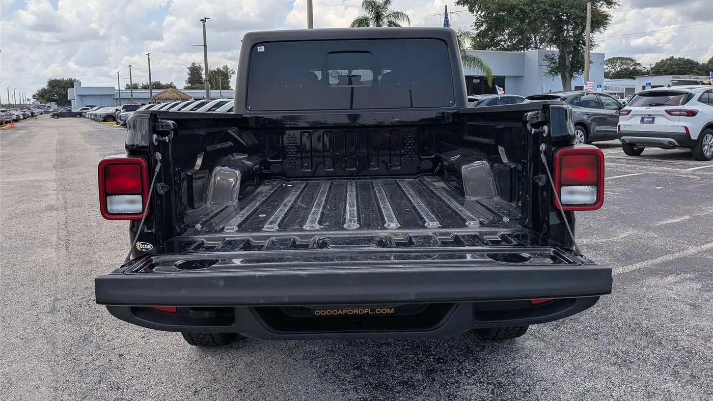 2023 Jeep Gladiator Overland