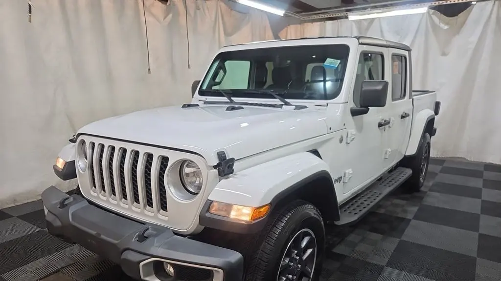 2023 Jeep Gladiator Overland