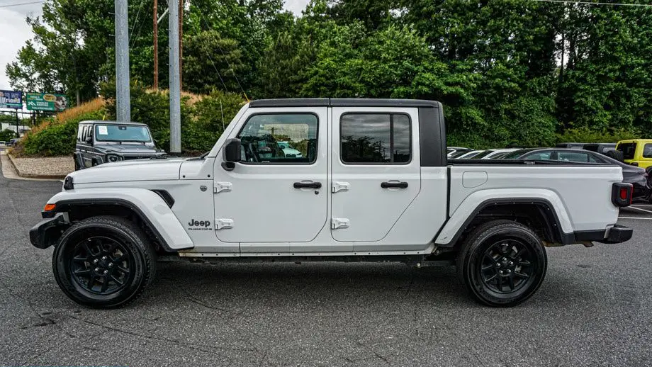 2023 Jeep Gladiator Overland