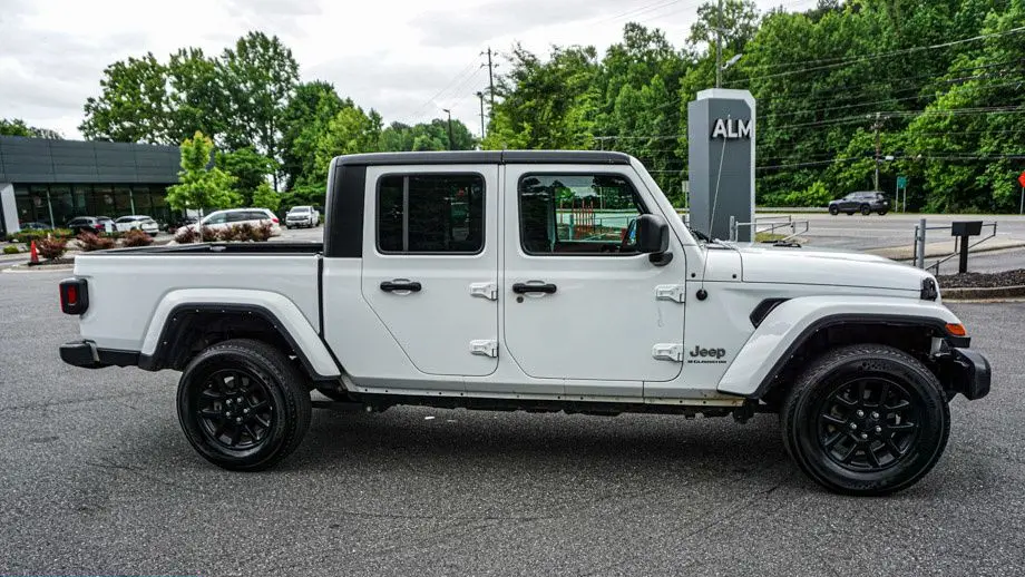 2023 Jeep Gladiator Overland