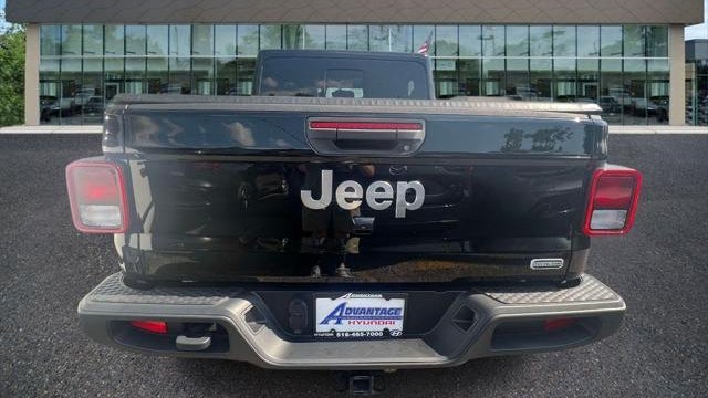 2022 Jeep Gladiator Overland