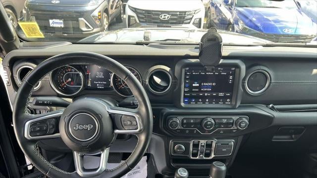 2022 Jeep Gladiator Overland