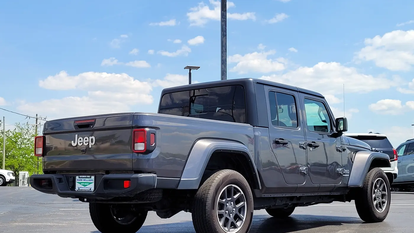 2023 Jeep Gladiator Overland