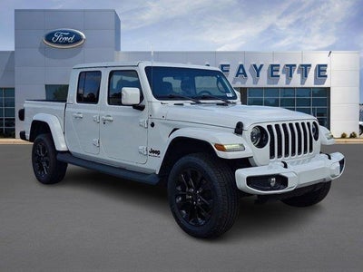 Photo of a 2023 Jeep Gladiator 4X4 Overland 4DR Crew Cab 5.0 FT. SB for sale