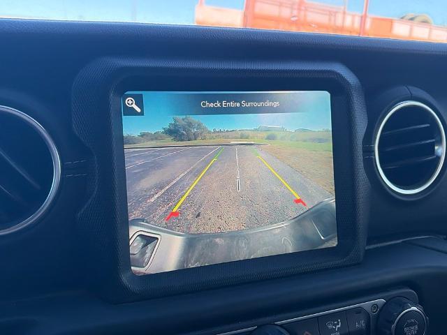 2022 Jeep Gladiator - $32,000