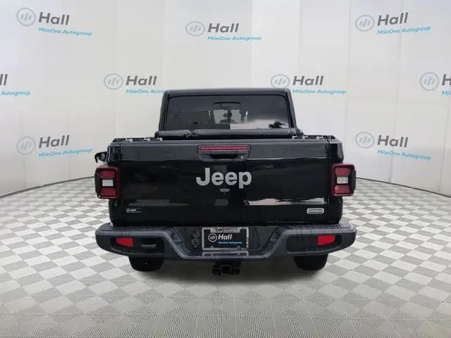 2022 Jeep Gladiator - $34,995