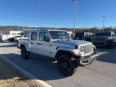 2023 Jeep Gladiator 4X4 Overland 4DR Crew Cab 5.0 FT. SB