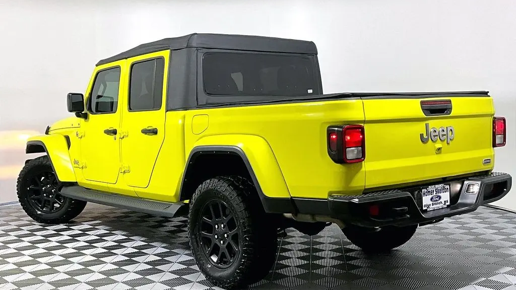 2023 Jeep Gladiator Overland
