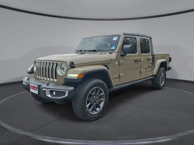 2020 Jeep Gladiator 4X4 Overland 4DR Crew Cab 5.0 FT. SB