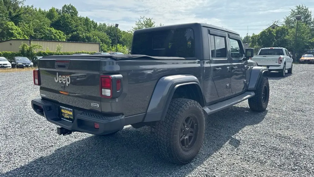 2021 Jeep Gladiator Overland