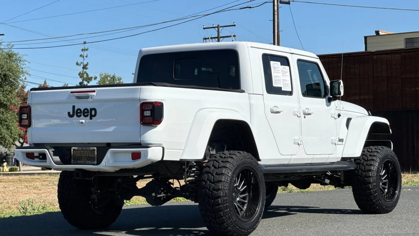 2023 Jeep Gladiator Overland
