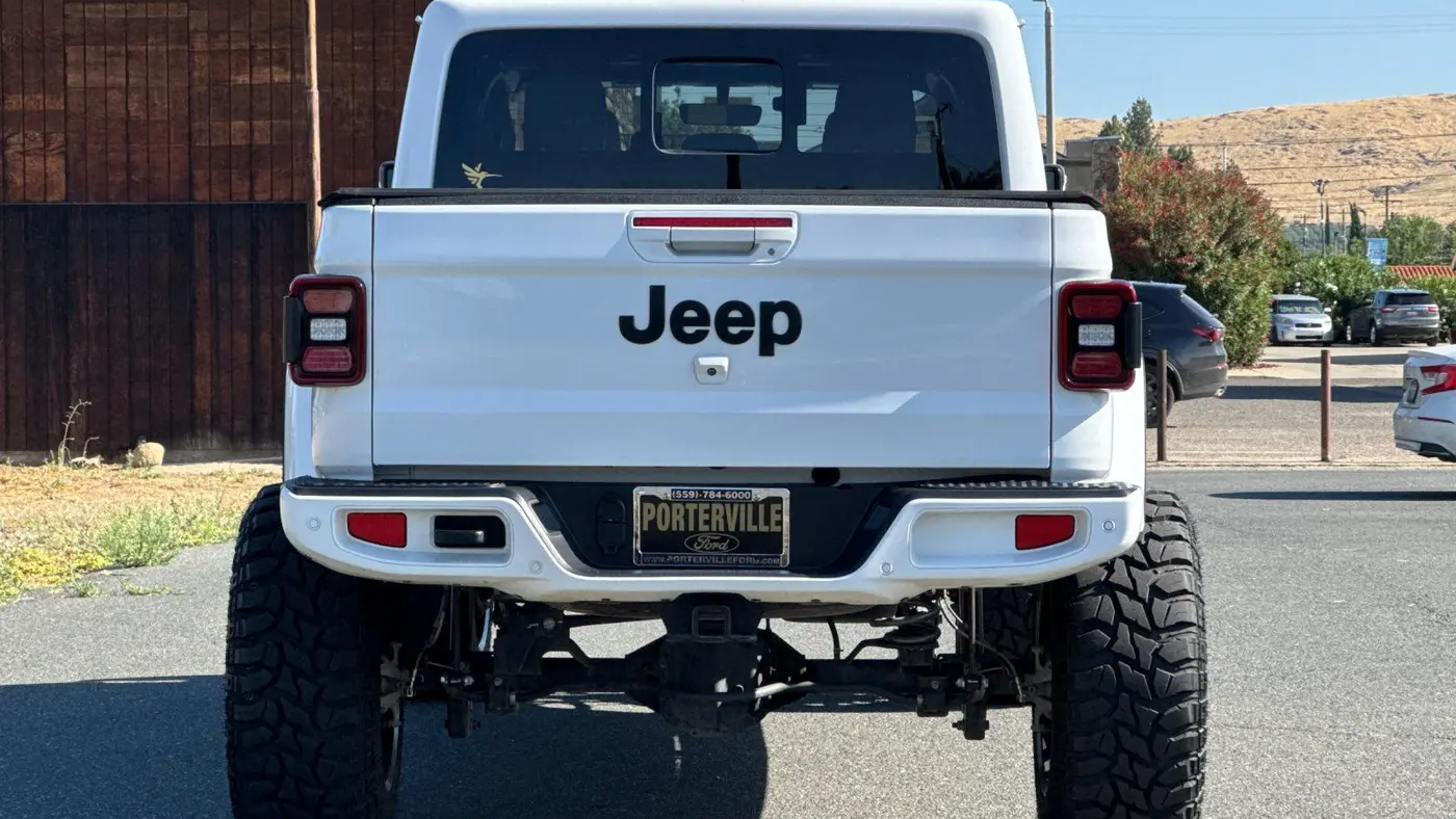 2023 Jeep Gladiator Overland