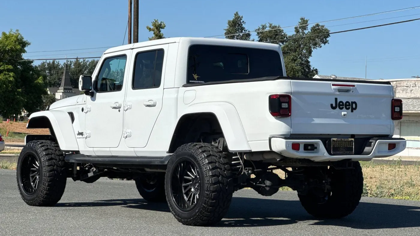 2023 Jeep Gladiator Overland