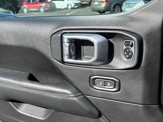 2020 Jeep Gladiator - $25,900