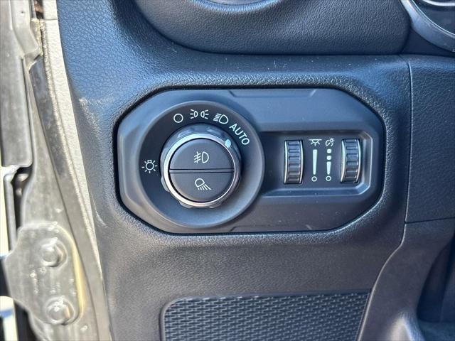 2020 Jeep Gladiator - $25,900