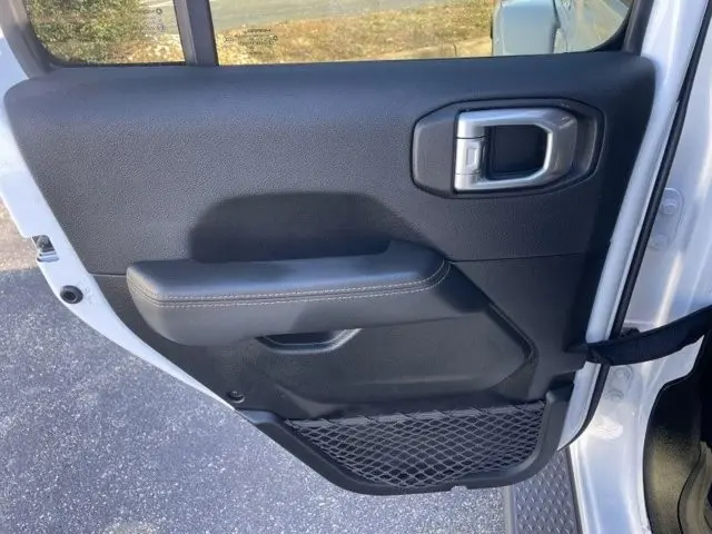 2021 Jeep Gladiator - $35,995