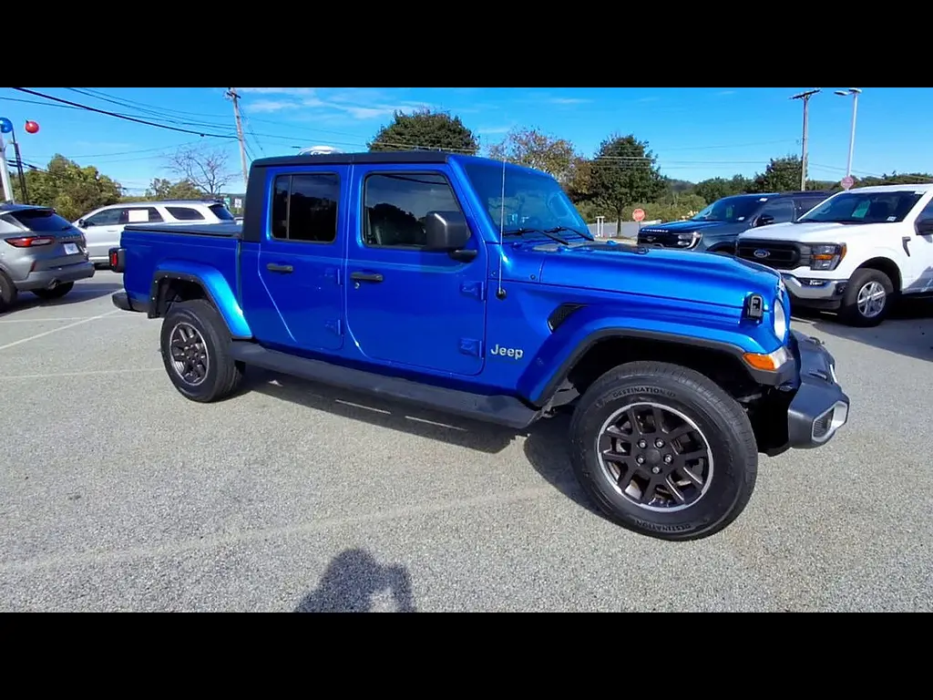 2022 Jeep Gladiator - $31,995