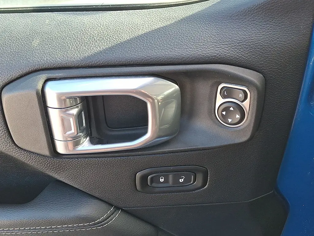 2022 Jeep Gladiator - $31,995