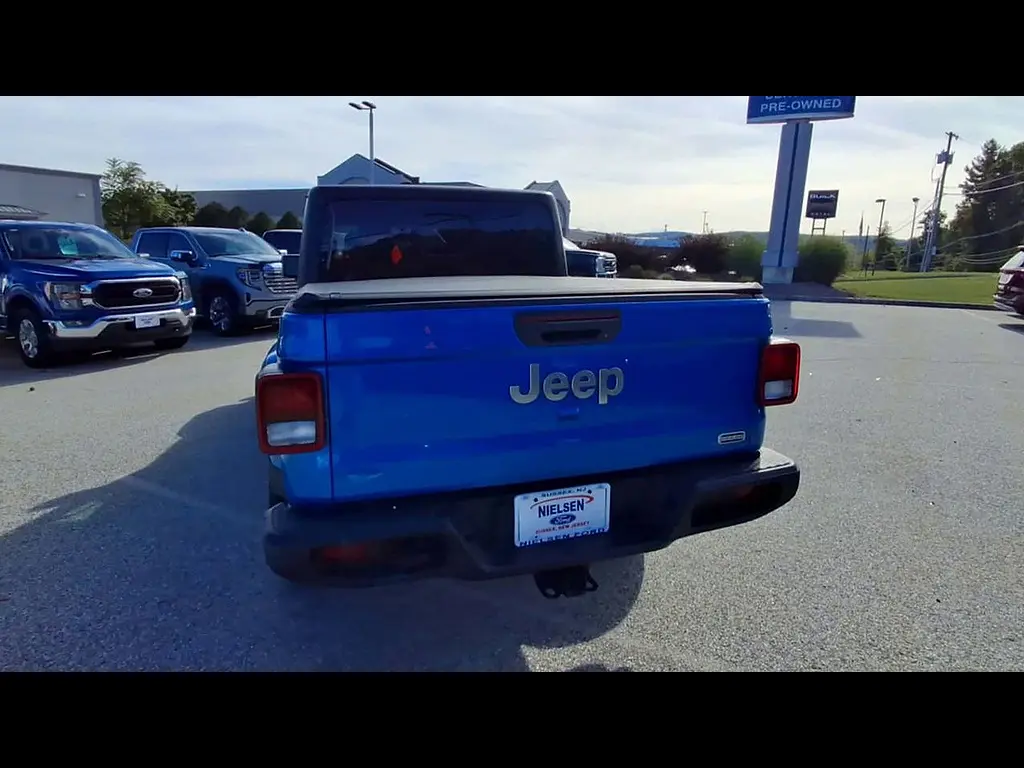 2022 Jeep Gladiator - $31,995