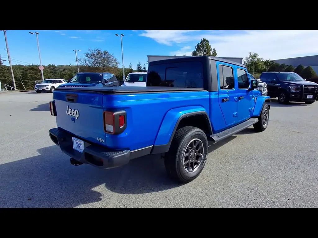 2022 Jeep Gladiator - $31,995