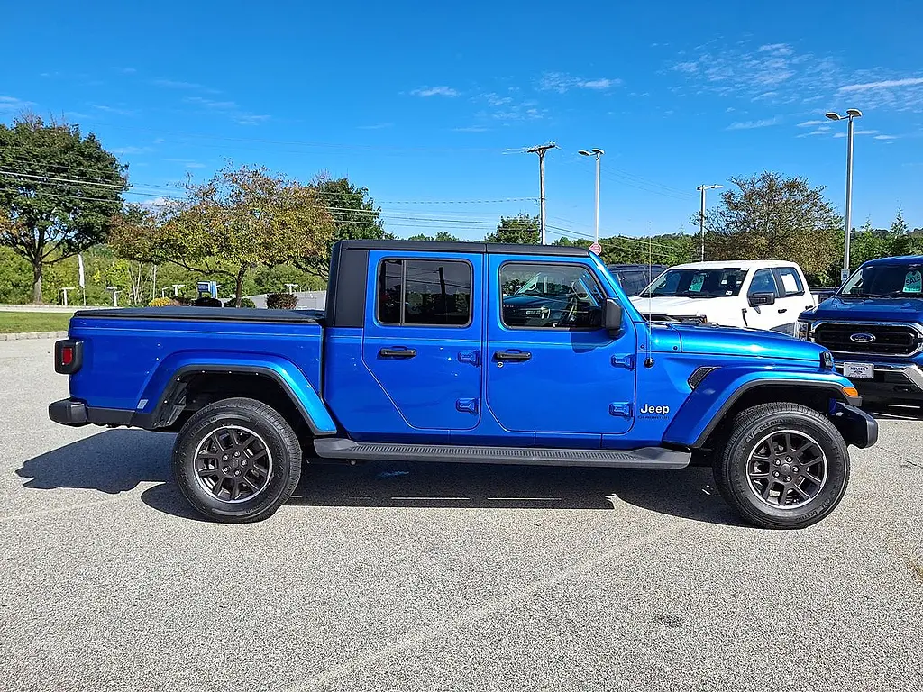 2022 Jeep Gladiator - $31,995