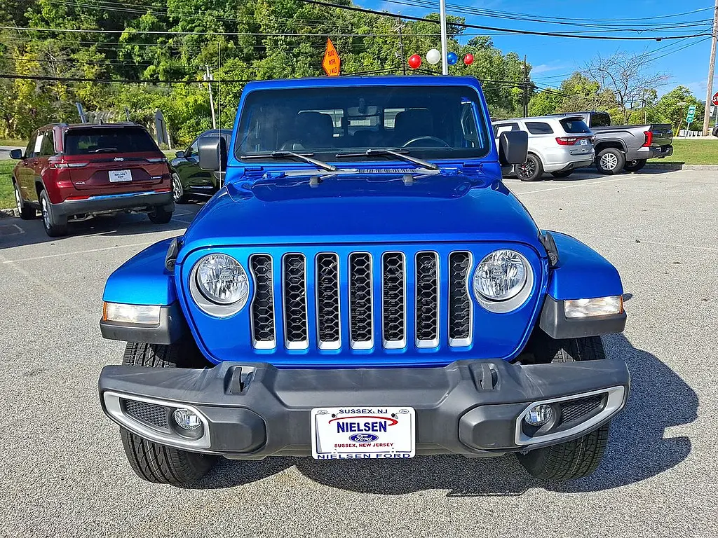 2022 Jeep Gladiator - $31,995