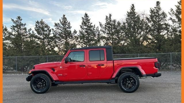 2023 Jeep Gladiator Overland