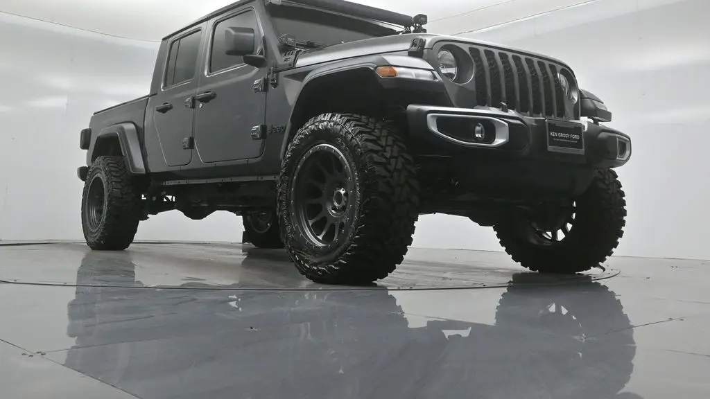 2023 Jeep Gladiator Sport