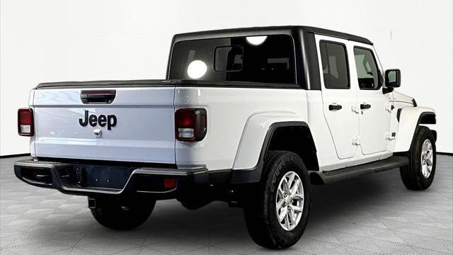 2023 Jeep Gladiator Sport