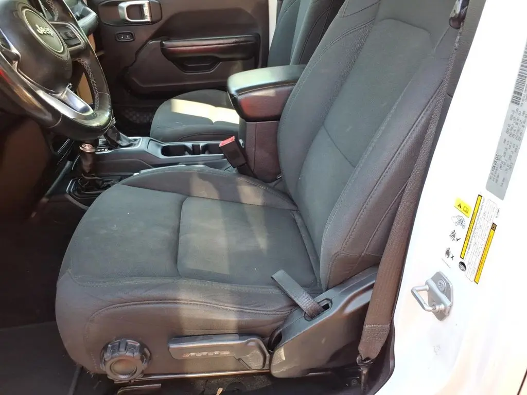 2020 Jeep Gladiator - $16,890