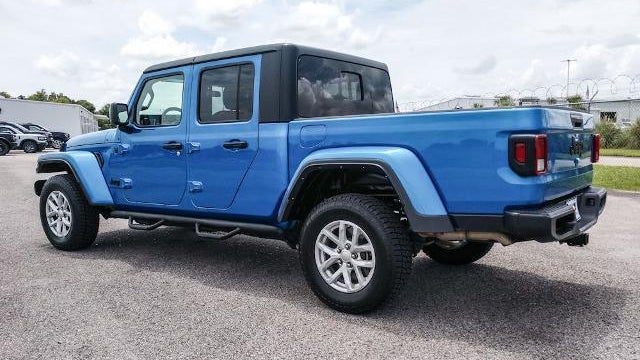 2023 Jeep Gladiator Sport