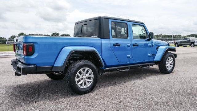 2023 Jeep Gladiator Sport
