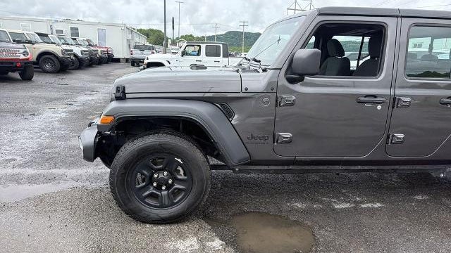 2024 Jeep Gladiator Sport