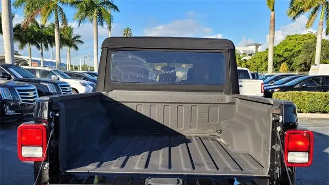 2020 Jeep Gladiator Sport
