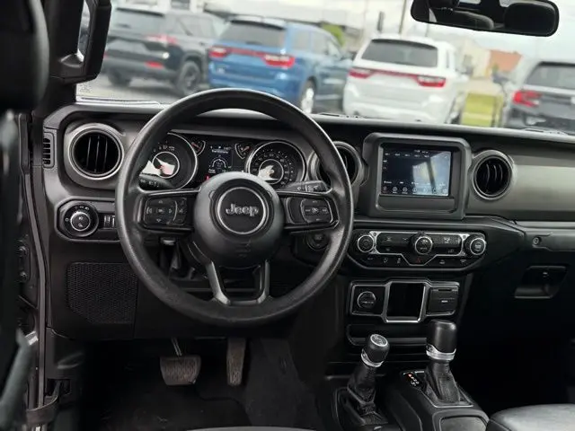 2022 Jeep Gladiator - $25,000