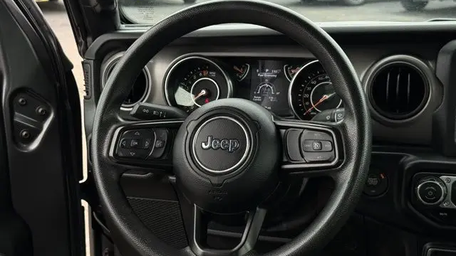 2022 Jeep Gladiator Sport