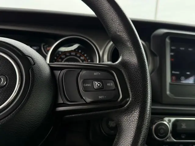 2022 Jeep Gladiator - $25,000